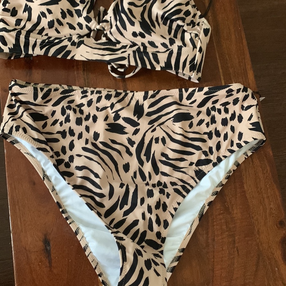 Womens bikini 👙 - Picture 2 of 5